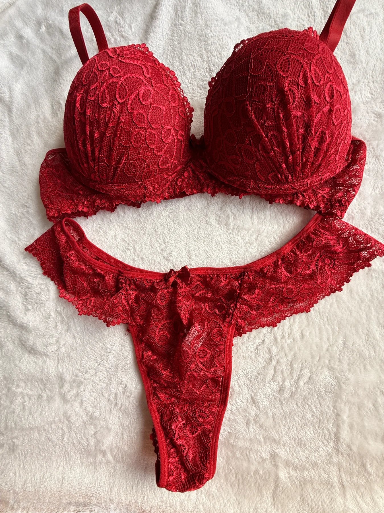 Alessia Lace Set – Kanten Lingerieset met Beugel Bh en String