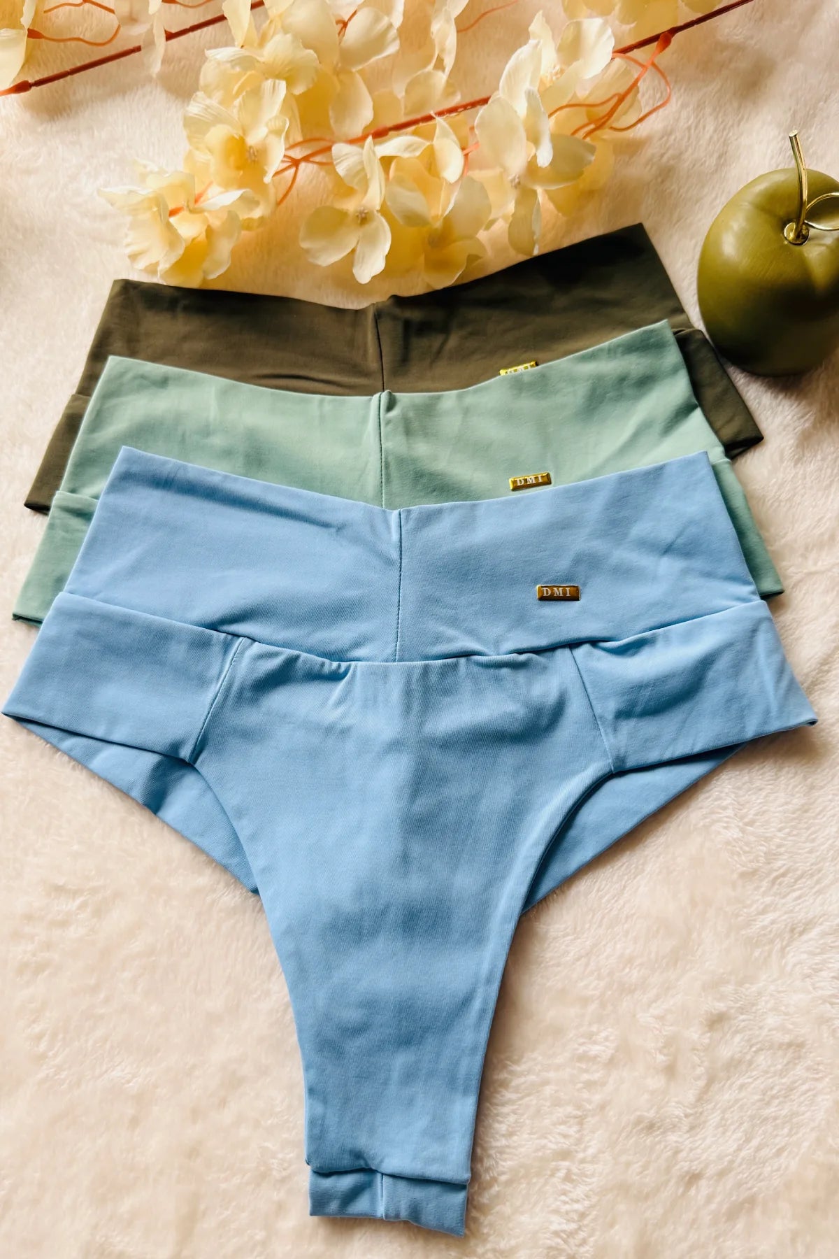 Liv V-Waist Brief – Calcinha com Cintura em V